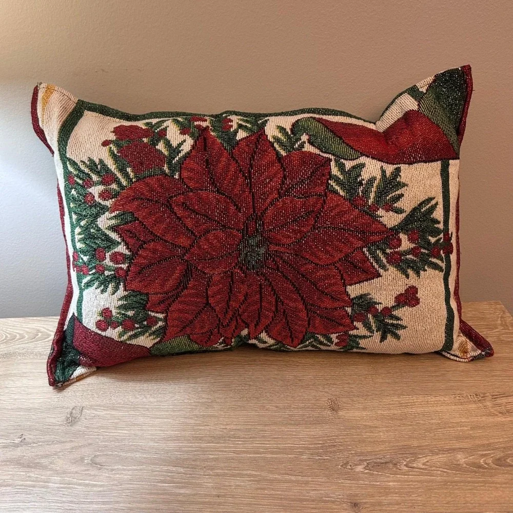 Christmas‎ Poinsettia Tapestry Lumbar Throw Pillow Red Green Holiday Decor 18x12